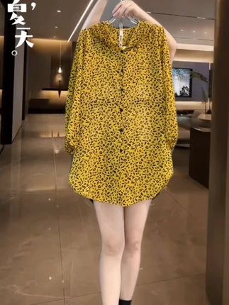 25301春夏季薄款防晒洋气宽松连帽开衫花衬衫女时尚百搭中长款#夏季新款 #谁穿谁好看 #大码女装 #穿出自信穿出美丽 #胖妹妹时尚大码女装穿衣搭配