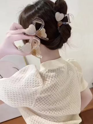 #好看好看太好看了 #简单好看发型 #美出新高度 #抓夹 @DOU+小助手