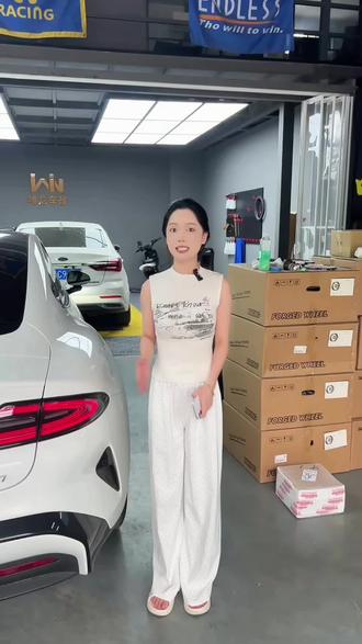 小米su7 升级电动尾翼 #小米su7 #小米尾翼