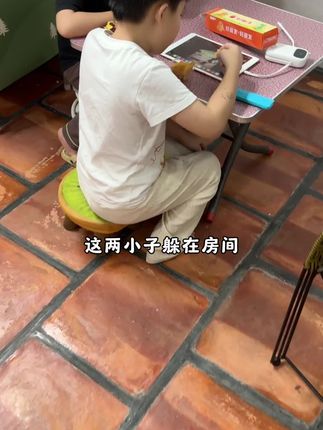 好丽友新品恐龙限量版薯片!每个味道有两包,一共12包,低温烘培非油炸的,口口咸香酥脆#妈呀太香了 #零食推荐 #薯片 #好丽友