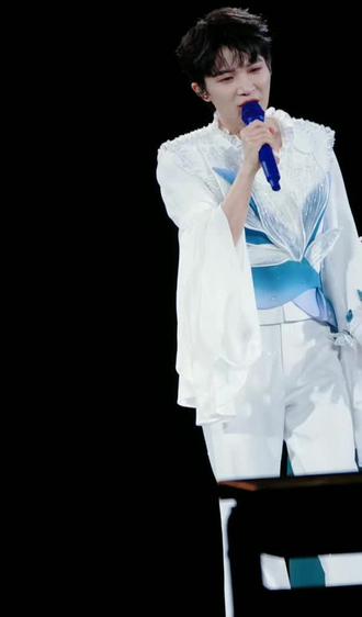 周深深圳演唱会《好风起》!•ᴗ•!
#周深 #演唱会 #好风起 #周深深圳演唱会
#上热门