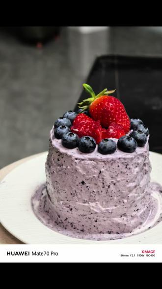 今天吃潦草莓莓小糕儿#自制蛋糕 #蛋糕教程#甜品烘焙