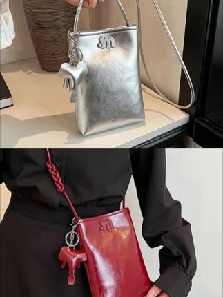 无限安利给身边的朋友 这个小的斜挎手机包 百搭又好看#斜挎包 #手机包 #百搭包包