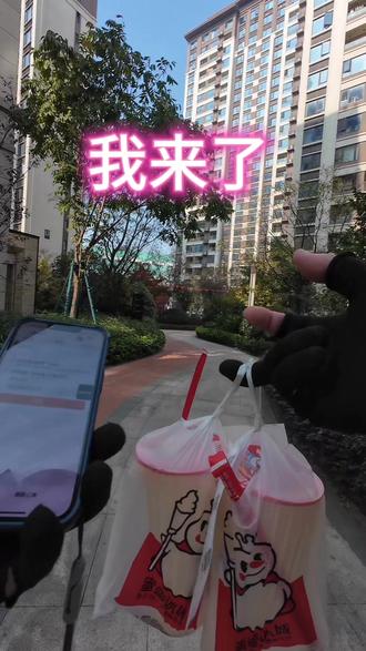 不服输的凯哥,如今也是很无奈!#送外卖 #vlog日常 #原创视频 #vlog十亿流量扶持计划 #外卖小哥