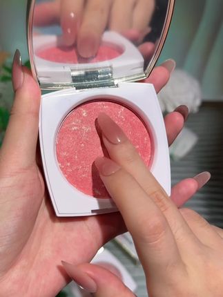 显气色五花肉腮红膏,自带细闪显嫩,这块腮红上脸嫩到掐出水#好物推荐🔥 #平价好物 #拯救手残党