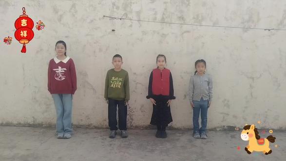 四个小水手集合啦!踏着浪、踩着风,把快乐跳成节奏~