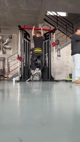 应该很快就能负重一倍体重了