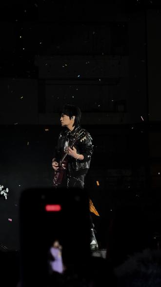 对你深深崇拜深深迷恋深深的沉醉
台中1.1《香水》
#五月天 #阿信 #五月天怪兽 #温尚翊 #五月天演唱会