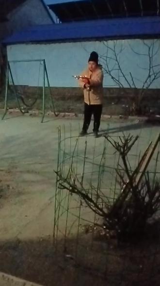 #农人亮哥打铁花
自制打铁花神器