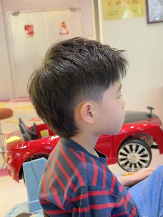 看看这样的狼尾碎盖,是你们喜欢的类型嘛❤️#儿童理发 #儿童时尚 #萌娃发型师