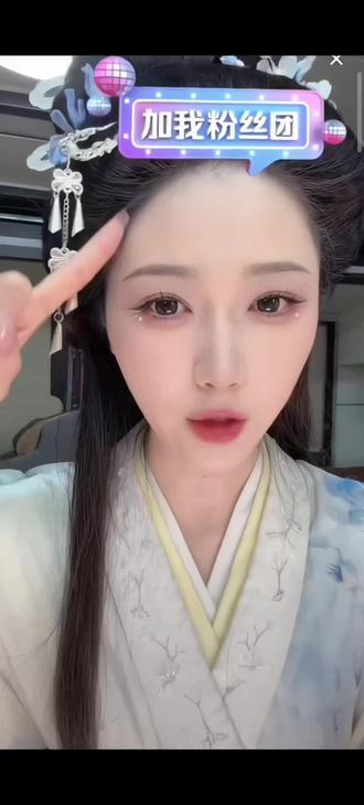 #岳雨婷 剧宣第一人上线,#刘润铭 二搭剧 #桃烬九重天 热播中。三搭#万渣朝凰 拍摄中。#流量扶持 最近超美,专业人做专业事。上镜要瘦。@岳雨婷 “杀猪养你”是《逐玉》梗