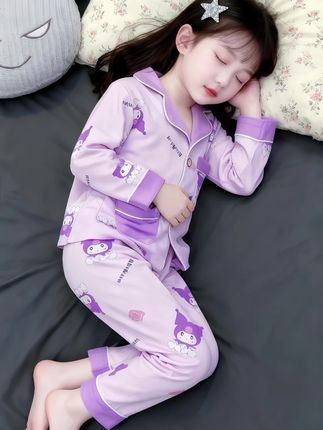 关于情绪——眼泪也是语言 当孩子哭泣时,他不是在制造麻烦,而是在用最直接的方式表达需求。我们无需立刻止住眼泪,而是要学会读懂眼泪背后的故事。一个被理解的情绪,会成为孩子情感世界的一块基石。#早秋叠穿万能公式来了 #跟着俩不正学穿搭 #秋冬都市硬核穿搭 #晒晒我的秋日穿搭 #初秋一周穿搭不重样