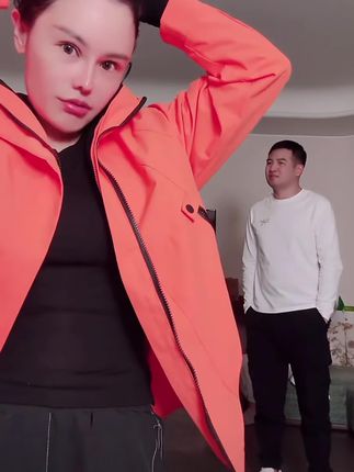 影姐推挤户外冲锋衣福利99🉐,防风防雨,男女同款#强烈推荐 #抖音推广 #穿搭展示