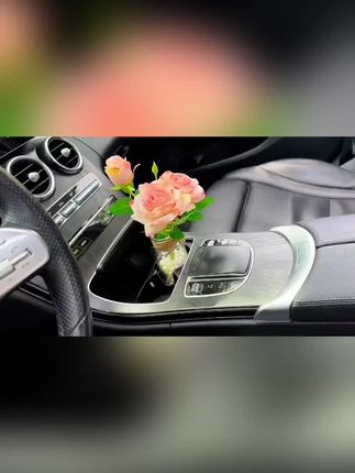 汽车摆件花束法式油画焦边玫瑰氛围车内装饰品适用水杯架车载花瓶#汽车摆件花束#法式油画焦边玫瑰氛围#车内装饰品#适用水杯架车载花瓶