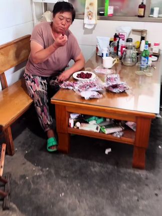 这个香酥脆枣真的太好吃了,酥酥脆脆的,越嚼越香,一口一个停不下来了#太好吃了 #好吃到停不下来 #脆枣