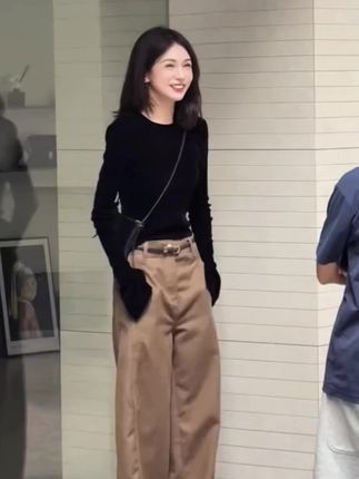 早秋新款  气质休闲风轻奢感舒适上衣时尚洋气百搭显瘦长裤套装#时尚套装#气质显瘦#早秋新款#休闲风套装#洋气显瘦
