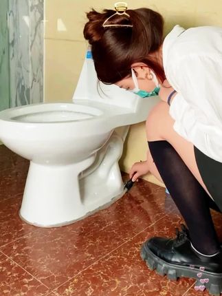 #塑钢泥,可以修补卫生间缝隙漏洞,缝隙发霉,厨房灶台水池#美缝 #居家好物 #我的装修日记 #好物分享🔥