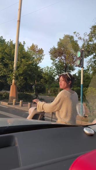 “一个玩笑成为了一位新娘”#消防员#被搭讪#试纱#备婚#故事开始...