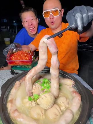 #真的巨好吃 #妈呀太好吃了吧 太好吃了 羊肠包羊肉 咋吃都不够啊#海鲜 #真是太好吃了