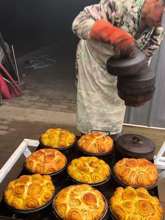 咱们家土炉烤馍出锅啦 #柴火锅盔#甘肃烤馍#锅盔