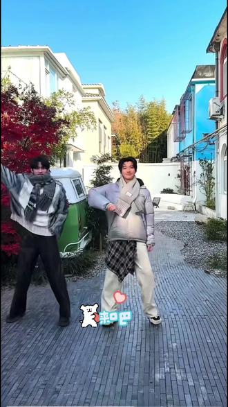 想念几个月前活人感满满的他们
云旗是蛮力满满的活力小狗
熠然是脸上还有肉的温柔哥哥
#云旗#郝熠然 #放飞自我系列