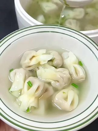 早餐不知道吃什么的,可以煮这个金鱼小馄饨,皮薄馅多,非常好吃#馄饨 #云吞 #早餐#味道好极啦 #快来一起尝个鲜