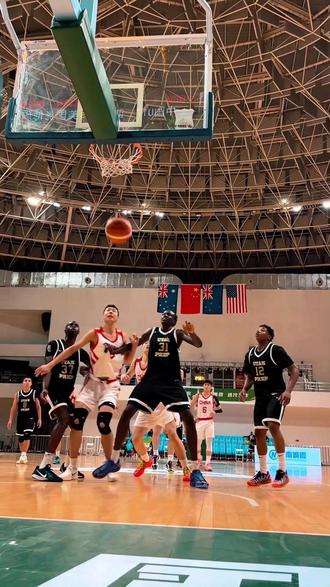 中国U17男篮在乐山豪取三连胜!#中国U17男篮力克美国犹他预科 #u17国青男篮 #四川观察 #记者