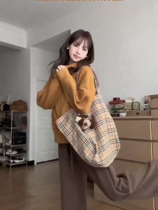 #穿搭 今年流行这样穿!你准备好了吗!#上热门 #😘小十月 #显瘦套装 #谁穿谁好看