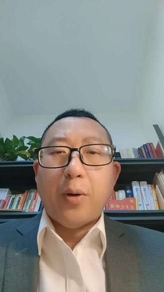 @抖音小助手 @抖音创作小助手 #古诗词 #国学经典 《卜算子.不是爱风尘》严蕊
不是爱风尘,似被前缘误。花落花开自有时,总赖东君主。
去也终须去,住也如何住!若得山花插满头,莫问奴归处。