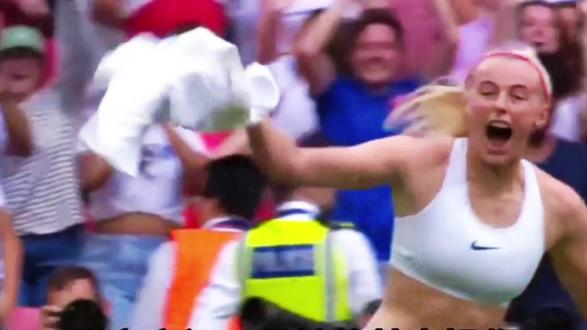 凯莉获欧冠后说,比男足运动员更强,被博努奇上一课后,才知男人的足球更猛!#凯莉 #女欧冠 #实况足球手游 #易球成名计划 #实况足球online