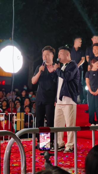 #现场永远比视频精彩 开播10分钟,直播间2W人,93一入场,成功突破3W。掌声一片,欢呼声一片,为高阳努力在宣传的主播们,辛苦了😊