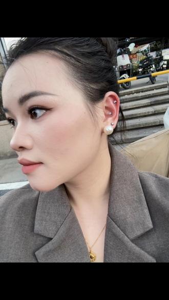 女人不狠地位不稳#打耳洞过程