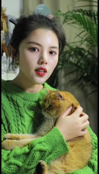 最近霸王茶姬高咖啡因饮品导致失眠的词条冲上热搜。
很多人不知道其实绿茶的咖啡因含量比咖啡豆还要多。
而咖啡因上瘾,是在超一线城市生活要付出的代价。#茶生活 #霸王茶姬失眠 #咖啡因 #创作者扶持计划 #太过真实