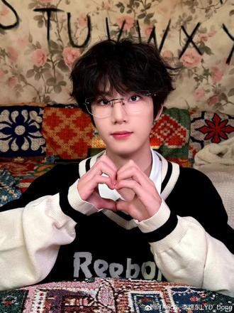 李煜东高位出道@会火 @抖音创作灵感 #李煜东#李煜东四代唯一神颜吉他手