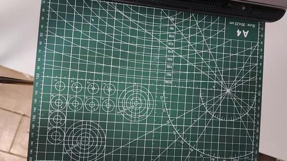 ✨圆滚滚的罗小黑来啦✨
耗时N小时的钩织过程全记录
一针一线都是软乎乎的治愈感~
#罗小黑战记 #钩织 #手工玩偶