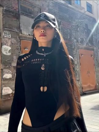 欧美新款辣妹镂空破洞蜘蛛中领修身长袖连体衣女#酷女孩穿搭 #拽姐穿搭 #好身材好气质 #暗黑系穿搭 #爱了爱了