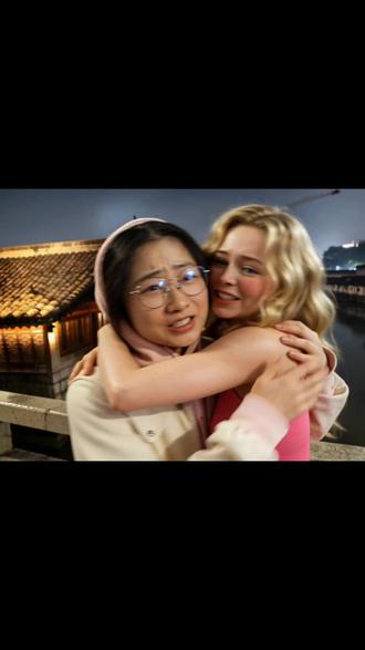 ai金发美女认错人,太好玩了哈哈哈哈哈哈哈(本人目前最满意的ai生成视频)#ai美女图片 #ai美女视频 #ai #ai不好意思认错人了 #城市漫步