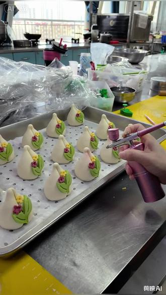 寿桃也需要打点腮红#寿桃馒头 #寿桃喷色