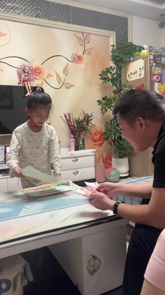 #奖状多怎么了 #费爹的一天 谁还没有几张奖状