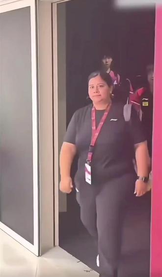 这个是多哈拍子有问题以后,那个采访。其实在没进来以前。两小只是商量过的,要去表达出来。后面采访俩人也都有提到。到底是谁不想让你拿冠军?#王楚钦 #断拍 #莎头