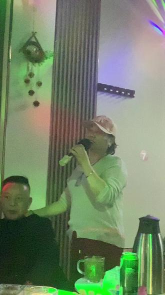 有请龙妈为大家带来一首好听的歌曲《执着》👏👏👏👏👏👏