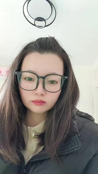 医院真是个让人不想踏足又不得不去的地方,在手术门外等候的时间总是那么煎熬,希望时间能过的快点,希望能早点听到医生打开门的那一声:“手术成功,一切顺利”那时候悬着的心才算慢慢着地了