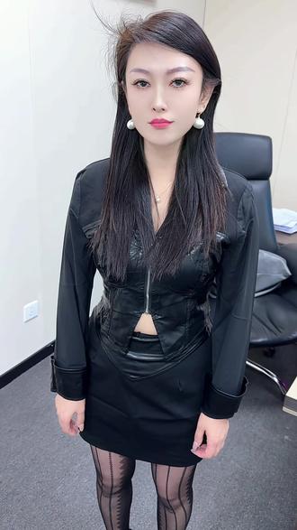 你就这样壁咚啊#万万想不到 #惊不惊喜意不意外