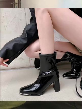 加宽版~黑色短靴女新款方头高跟靴子粗跟肯豆靴大码女鞋41-43
