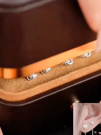 每个女孩都值得拥有这对如意结耳线。 它不仅是一件饰品,更承载着美好的寓意。 #如意结耳线#耳线流苏#耳线 #精美耳饰