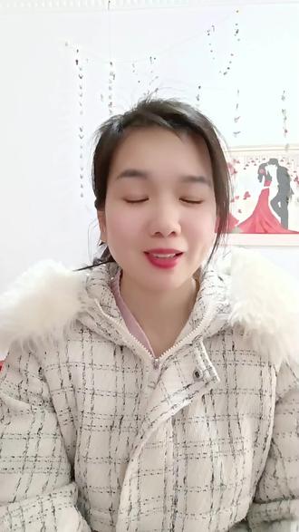 第一句:我家财门大打开,天官赐福送财来。
第二句:一送千年宝,二送万年财。
第三句:三送平安福到来,大吉大利把门开。财源滚滚家中来,身体健康发大财#新春习俗 #马年吉祥 #过年