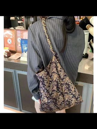 高品质复古缎面腰果花纹单肩包  女2025新款大容量时尚托特包包#旅行出片穿搭 #超美夏季包包