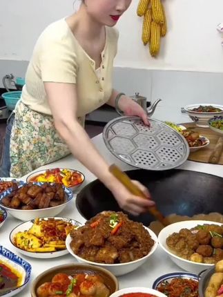 快来抢红薯淀粉厂家搞活动了,农家手工制作, 到手两 拿回去勾芡水煮肉片,红薯淀粉做法多样#红薯淀粉#农家红薯淀粉#家常菜#美食