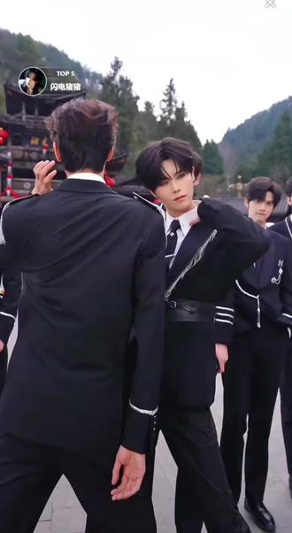 我们憨憨的主包@001-王林🍃@001-臻臻👑 ,太有节目效果了@AI瑶瑶• 银河系001|团队招优PGY #银河系001 #001二月直播日记 #AI瑶瑶团播号