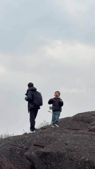 小鸟说早早早,你为什么不背上书包上学校#户外